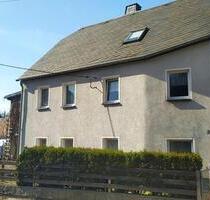 Charmantes Wohnhaus mit Doppelgarage & Werkstatt - Kirchberg