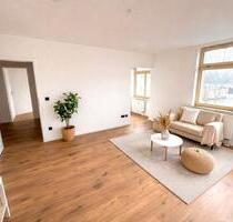 Frisch Renovierte 2 Zimmer Wohnung in Chemnitz | EBK+STELLPLATZ