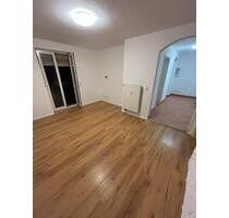 3-Zimmer-Wohnung mit großem Balkon - München Allach-Untermenzing