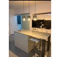 Vollmöblierte, sanierte 2-Zimmer-Wohnung mit Balkon in Ratingen