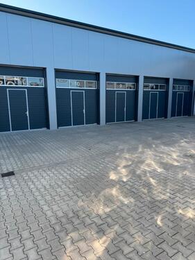 Foto - Hallen Gewerbr - 250,00 EUR Kaltmiete,