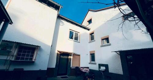 Foto - her €#^^€>__<8 -    1.750,00&nbsp;EUR     Kaltmiete,       ca.&nbsp; 125,00&nbsp;m&sup2;