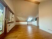 Foto - 1-Zimmer Dachgeschosswohnung mit Einbauküche & Balkon