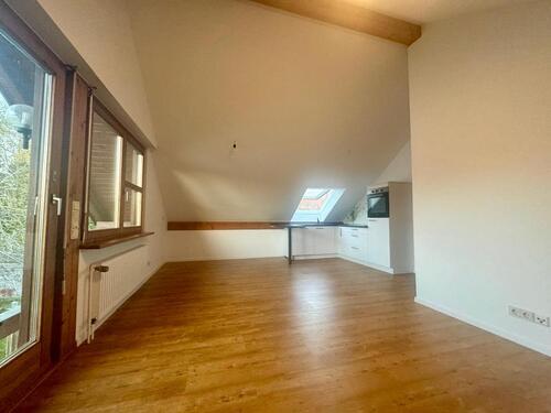 Foto - 1-Zimmer Dachgeschosswohnung mit Einbauküche & Balkon