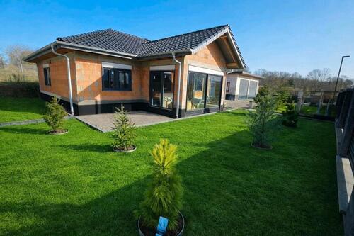 Foto - In Rohbau Einfamilienhaus mit Nebengebäude in Ottleben