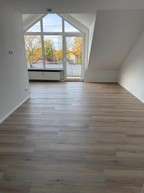 Foto - Helle 1,5 Zimmer Wohnung komplett renoviert!!!