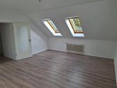 Foto - Drei Zimmer Dachgeschosswohnung in Ehlershausen