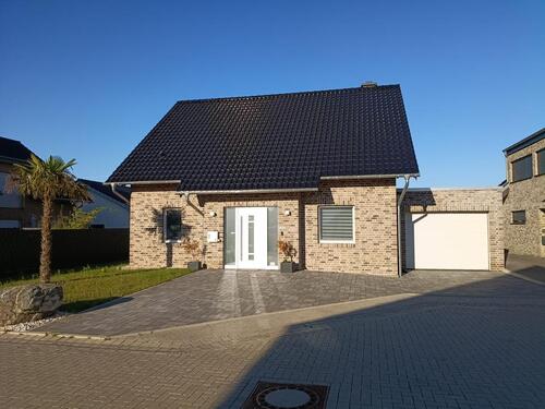Foto - Familienfreundliches Einfamilienhaus mit Garage in ruhiger Lage