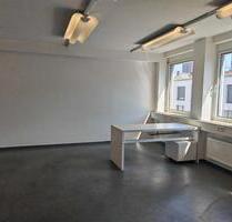 PROVISIONSFREI TOP BÜROFLÄCHE NAHE SKYPLAZA PLATZ DER REPUBLIK HBF MAINZERLANDSTR PRAXIS YOGA FITNESS SCHULUNGSRÄUME BÜROGEMEINSCHAFT(UNTERVERMIETUNG JA) VEREINE - Frankfurt am Main Gutleutviertel