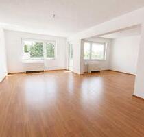 5ZKB | 110 m² | großzügige, helle Wohnung | Balkon | zentrale Lage Saarlouis | EBK | 1.050 € KM | sofort verfügbar
