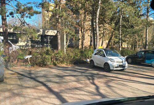 Foto - Stellplatz Parkplatz pkw Motorrad LKW