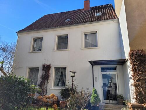 Foto - Einfamilienhaus in Innenstadtlage 135 m² - Einbauküche, Terrasse