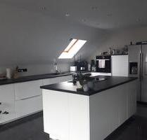 Attraktive 3-Zimmer-DG-Wohnung mit Balkon und EBK in Engelskirche - Engelskirchen