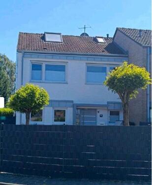Foto - Modernes Reihenendhaus in Feldrandlage