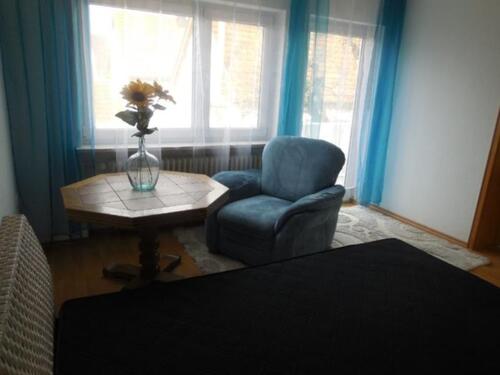 Foto - Ab 1April möblierte WG-Zimmer mit Balkon zu vermieten!