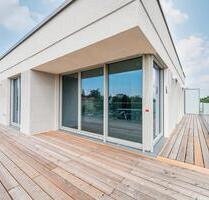 Exklusives Wohnen am Wasser: Luxus-Dachgeschoss mit weitläufiger Terrasse - Berlin Steglitz-Zehlendorf