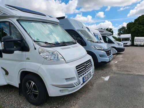 Foto - Stellplatz für Wohnmobil Kastenwagen Wohnwagen frei
