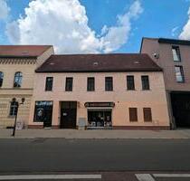 großes Mehrfamilienhaus im Zentrum von Aschersleben
