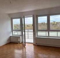 Helle 3-Zimmer-Wohnung mit Balkon in ruhiger Lage - Naumburg (Saale)