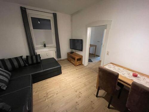 Foto - Titel: Gemütliche, voll möblierte 2-Zimmer-Wohnung in Schwaan – E