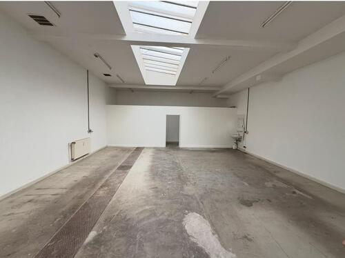 Foto - Lager-Produktion-Werkstatt-Fläche 100 qm zu vermieten