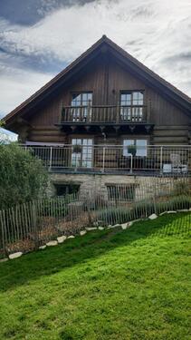 Foto - Kanadisches Blockhaus mit direkter Waldrandlage