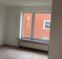 Großes Zimmer mit Balkon in 2er WG - Norden