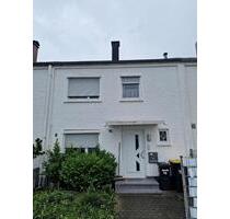 Reihenmittelhaus in Vöhringen mit Garten, Garage und Potenzial - Nersingen