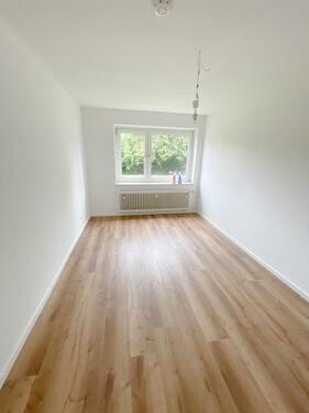 Foto - Erdgeschosswohnung frisch renoviertes 3-Zimmer-Zuhause mit Balkon