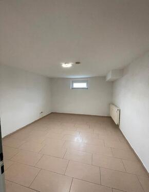 Foto - 3 Zimmer UG Wohnung ab Sofort Frei Zu Vermieten in Guter Lage !