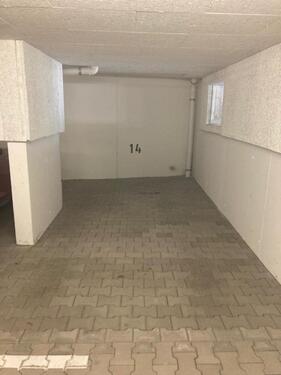 Foto - Tiefgaragenstellplatz und Außenstellplatz zu vermieten