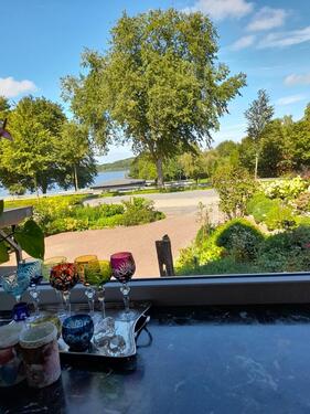 Foto - Traumhafter Seeblick mit modernem Bungalow