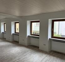 Zentral gelegene 3 Zimmerwohnung im Erdgeschoss zu vermieten - Bad Brückenau