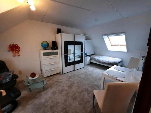 Foto - 1 Zimmer Dachgeschoßwohnung zur Miete in Leverkusen