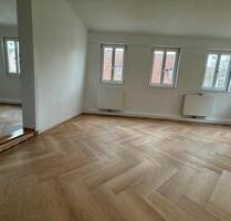Großzügige Altbauwohnung mit Designbädern & Balkon - Leonberg