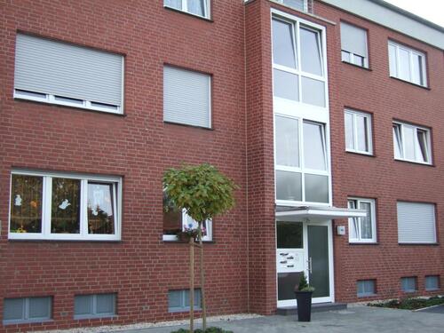 Foto - Wohnung mit Balkon und Stellplatz