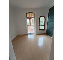 Charmante 4-Zimmer-Altbauwohnung mit Wintergarten & Gartenanteil - Coburg