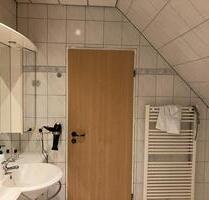 2 Zimmer Dachgeschosswohnung - 950,00&nbsp;EUR Kaltmiete, ca.&nbsp; 58,00&nbsp;m&sup2; in Hennef (Sieg) (PLZ: 53773)