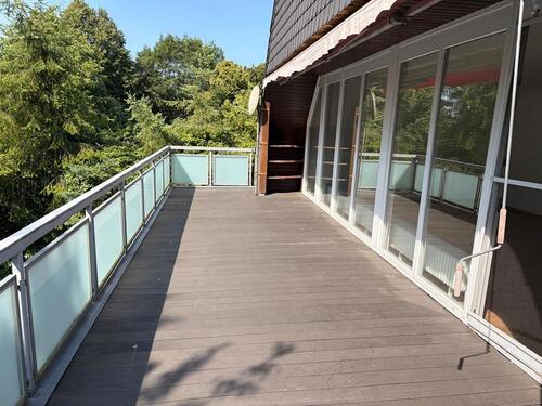 Foto - 3 Zimmer DG Wohnung mit sensationellem Balkon,Blick ins Grüne.