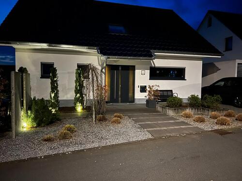 Foto - Freistehendes Einfamilienhaus (Bj. 2017), 6 Zimmer, großer Garten