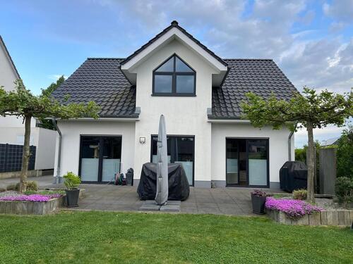 Foto - 6 Zimmer Einfamilienhaus zur Miete in Siegburg