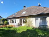 Foto - Großzügiges Ein- bis Zwei-Familienhaus