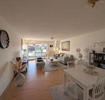 Voll möblierte 2-Zi-Whg mit Dachterrasse – Toplage in Ludwigsburg