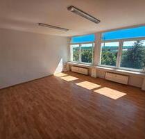 1-5 Räume 17-90m² preiswerte schöne helle Büros in Südring-Nähe - Chemnitz Helbersdorf