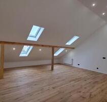 2 Zimmer Eigentumswohnung im DG beim DEZ Wohnung kaufen - Regensburg Konradsiedlung