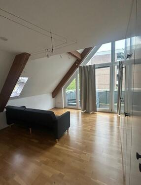 Foto - Lichtdurchflutete DG Galeriewohnung 1,5 Zimmer Köln WESTHOVEN
