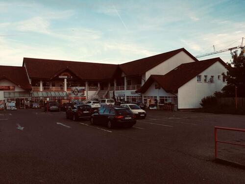 Foto - bestehendes Sonnenstudio - 10,00&nbsp;EUR Kaltmiete, ca.&nbsp; 127,00&nbsp;m&sup2;