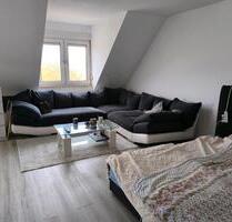 Schöne 1 Zimmer Dachgeschoss Wohnung mit Balkon. - Diez