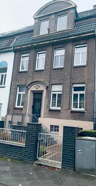 Foto - RE-West Altbauwohnung 2 Zi., KDB, DG, 55 qm, saniert, kein Balkon