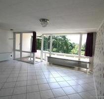 Wohnen am Wasser: Gepflegte 2-Zimmer-Wohnung mit Südbalkon & Stellplatz inklusive - Garbsen